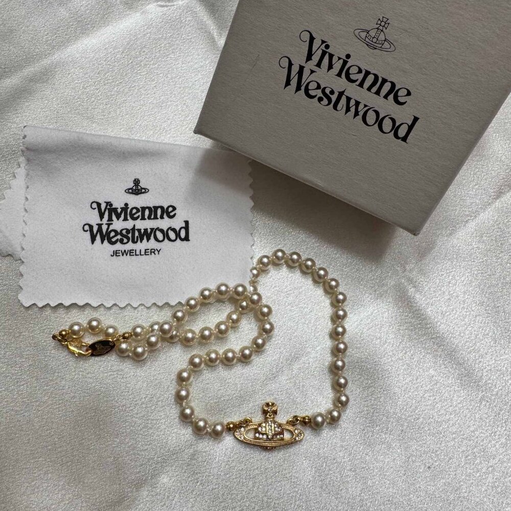 Vivienne Westwood MINI BAS RELIEF PEARL CHOKER